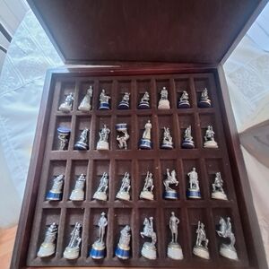 Franklin Mint Silver and Blue Collector's Chess Set